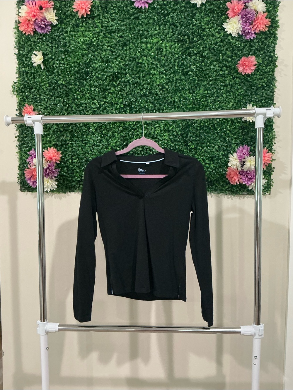 Boden Black Long-Sleeve V-Neck Tee